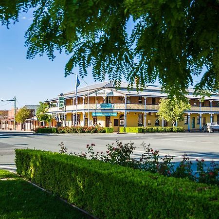 Boorowa Hotel Luaran gambar