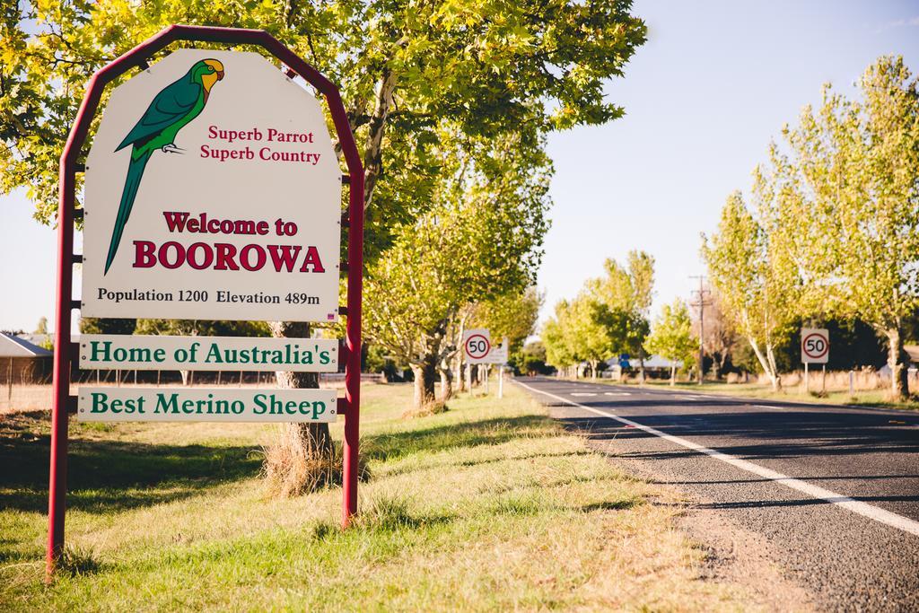 Boorowa Hotel Luaran gambar