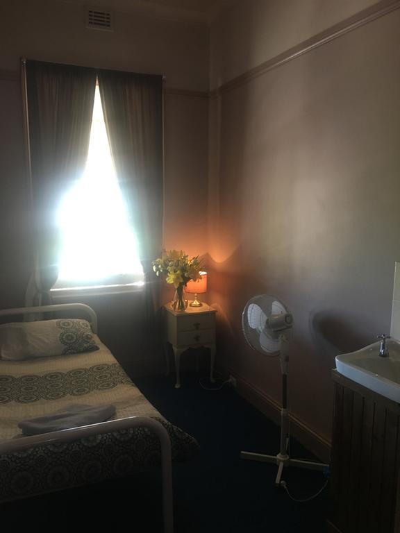 Boorowa Hotel Luaran gambar
